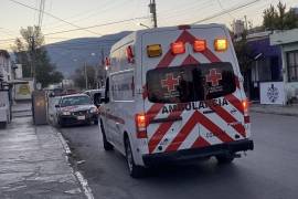 El lesionado fue llevado a la Clínica 2 del IMSS con múltiples golpes, tras ser abandonado por su compañero.