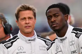 F1: Una película de alta velocidad y baja profundidad: Entre el rugido del motor y el silencio del alma