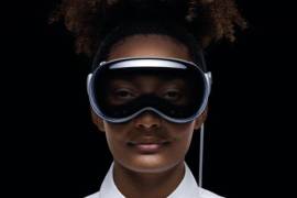 Un nuevo dispositivo de realidad mixta (realidad virtual con realidad aumentada), el cual es considerado el producto más ambicioso de la compañía en años