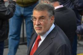 El exconsejero jurídico de AMLO acusó al exvocero presidencial y actual coordinador de Sheinbaum, de sostener una relación y reuniones con Sergio Carmona.