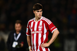 Armando “Hormiga” González portó por primera vez la camiseta del Olympiacos en un partido oficial.