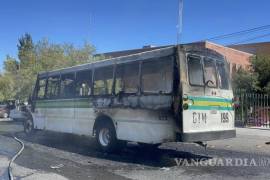 La unidad de la ruta 13B se redujo a cenizas el 4 de noviembre debido a una falla eléctrica, sin reportar lesionados.