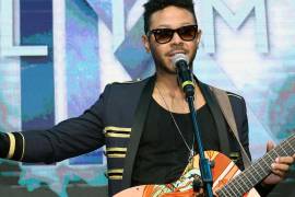 El cantante no dio declaraciones detalladas, pero afirmó confiar en que “se confirmará quién es”.