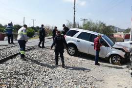 Aunque Herrera no sufrió lesiones, su camioneta resultó dañada y fue trasladada al corralón municipal.