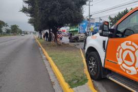 Termina policontundido al volcar su auto tras celebración de Navidad, en NL