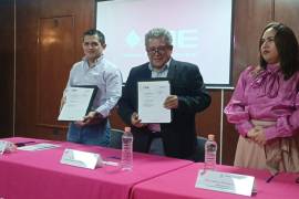 Autoridades electorales y universitarias formalizaron un convenio para acercar a estudiantes al proceso electoral local.