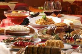 Especialistas recomiendan una dieta balanceada durante la época navideña y de Año Nuevo, para evitar daños a la salud.