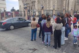 Los manifestantes tomaron el cruce de Hidalgo con la calle Juárez en la Zona Centro de la ciudad.