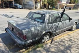 Vehículos inactivos son retirados para mejorar la imagen urbana de la ciudad.