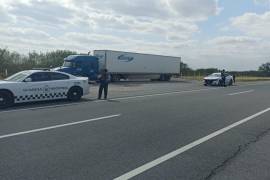 Actualmente las autoridades de Fuerza Civil y Guardia Nacional resguardan la vía tras la divulgación de un video de la presencia de hombres armados