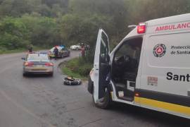 Los hechos se registraron la mañana de este martes cuando la unidad salió del camino y cayó en la Presa de la Boca