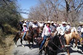 La cabalgata de aniversario reunió a cerca de mil jinetes, quienes recorrieron distintos puntos de la región antes de llegar a Parras.