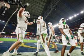 Miami celebró el triunfo ante Ole Miss en semifinales y aseguró su pase a la final del Campeonato Nacional del futbol americano colegial, programada para el 19 de enero.