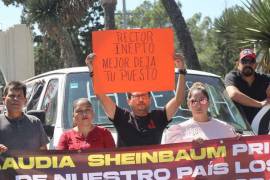 El acuerdo incluye la creación de 10 plazas administrativas para el personal de la universidad, una medida esperada por los trabajadores.