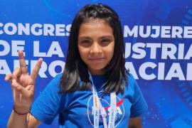 Adhara Maite Pérez cuenta con una licenciatura en Ingeniería de Sistemas y trabaja con la Agencia Espacial Mexicana promoviendo la exploración espacial y las matemáticas entre las niñas