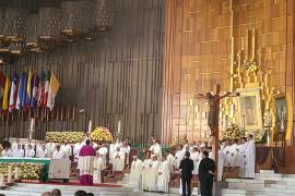El obispo Hilario González García encabezó la peregrinación anual de la Diócesis de Saltillo a la Basílica de Guadalupe, donde cientos de fieles participaron en la celebración eucarística y elevaron oraciones por la paz y las familias.