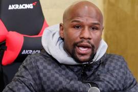 Floyd Mayweather anuncia que solo entrenará a gente de raza negra