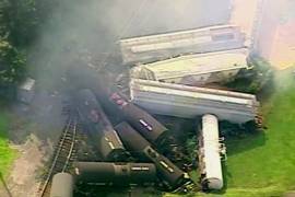 Descarrilamiento de 32 vagones de tren provoca incendios en Pennsylvania