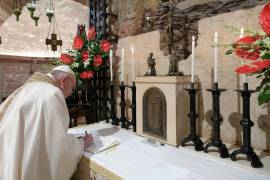 El papa Francisco expresa su dolor por el atentado de Viena; exige el fin de violencia