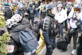 Al menos 15 detenidos en manifestación de “chalecos amarillos” en París