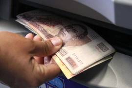 Por otro lado, aunque el monto que se retira por cuestiones de desempleo aumenta, cada vez son menos personas las que recurren a este derecho