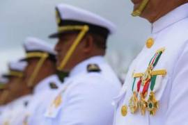 Según reportes, ambos fueron dados de baja de la Secretaría de Marina y enfrentan investigaciones por presuntamente facilitar el ingreso irregular de hidrocarburos mediante esquemas de simulación de importaciones.