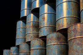 El aumento de casos de Covid-19 y la aparición de la variante Ómicron afectarán a la demanda petrolera mundial