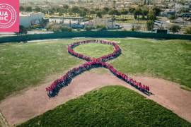 Con el lazo rosa se da inicio a las actividades que llevará a cabo la UAdeC en el mes de octubre.