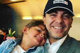 Rafaela, hija de Cristian Castro, se gradúa en línea