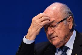 FIFA investiga a Blatter por corrupción y sobornos