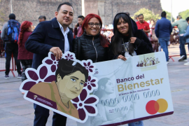 Miles de familias esperan el primer pago de la Beca Rita Cetina.