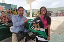 La Universidad Tecnológica de Navas Coahuila (UTNC) realizó un acto de reconocimiento y apoyo a los estudiantes que representan a la institución en diversas disciplinas deportivas