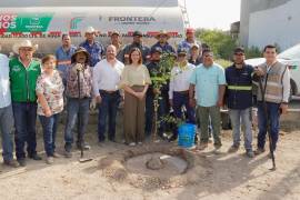 La jornada de reforestación se llevó a cabo en la plaza de la colonia Ampliación Roma.