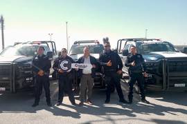 Víctor Manuel Leija Vega, acudió al municipio de Torreón para recibir las unidades.