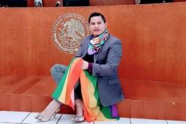 Le magistrade Ociel Baena Saucedo fue reconocide por su trabajo en favor de los derechos de la población LGBTTTIQ+, enfrentando constantes amenazas y mensajes de odio por su activismo.