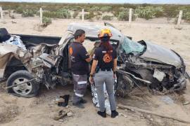 El choque sobre la carretera a Monclova, en Mina, Nuevo León dejó cuatro lesionados y una mujer fallecida