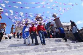 Las celebraciones destacaron por su mezcla de fe, tradición y entretenimiento, con un desfile ritual que unió a la comunidad en un acto de fervor y tradición.