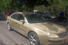 El impacto involucró a varios vehículos sobre la calle Degollado.