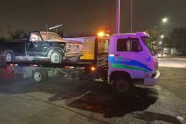 La camioneta Ford F-150 asegurada por autoridades tras el fatal atropello en Ramos Arizpe.