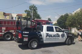 Autoridades acudieron al lugar de los hechos para atender la situación.