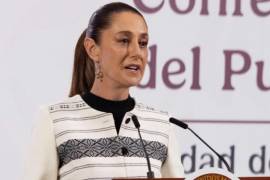 Claudia Sheinbaum confirmó que solicitó a la Secretaría de Gobernación contactar a la ONU para integrar nuevos expertos internacionales en el caso Ayotzinapa. El objetivo es garantizar investigaciones sólidas y dar certeza a los padres de los normalistas.
