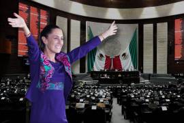 Morena gana la mayoría en el Congreso; abren puerta a reformas del plan C de AMLO: virtuales diputados. Claudia Sheinbaum logra romper techo de cristal de Presidencia de México tras una elección sin sorpresas.