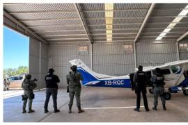 Autoridades aseguraron una avioneta en un hangar de Estación Coahuila, decomisaron cocaína y detuvieron a un hombre en Mexicali.