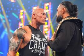 The Rock y Roman Reigns se enfrentarán en WrestleMania XL por el título unificado de la WWE.