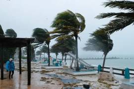 La temporada de huracanes 2026 inicia en mayo; autoridades prevén ciclones intensos y alertan a estados costeros en México.