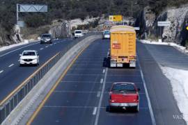 Carreteras en mal estado en Coahuila, con 2 mil 330 km de caminos estatales pavimentados y mil 850 km de tramos federales, requieren inversión para mejorar la seguridad y eficiencia del transporte.