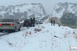 Existe la posible caída de nieve o aguanieve en Baja California, así como lluvias aisladas con posible formación de torbellinos en el norte de Coahuila, Nuevo León y Tamaulipas.