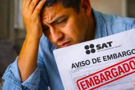 El SAT puede inmovilizar cuentas bancarias por adeudos fiscales. Conoce cuándo aplica, qué límites existen y cómo funciona el procedimiento