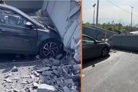 Un puente peatonal, zona donde se desarrollan trabajos de construcción de la Línea 4 del Metro, se fue derribado por una maquinaria sobre la avenida Constitución en Monterrey, Nuevo León.