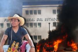 Normalistas de Ayotzinapa ingresaron a la FGE para lanzar petardos y bombas molotov, donde quemaron los vehículos; la actividad se generó tras la revelación de AMLO, sobre que el policía responsable del asesinato cometido en contra de su compañero, Yanqui Kothan Gómez Peralta se había fugado.